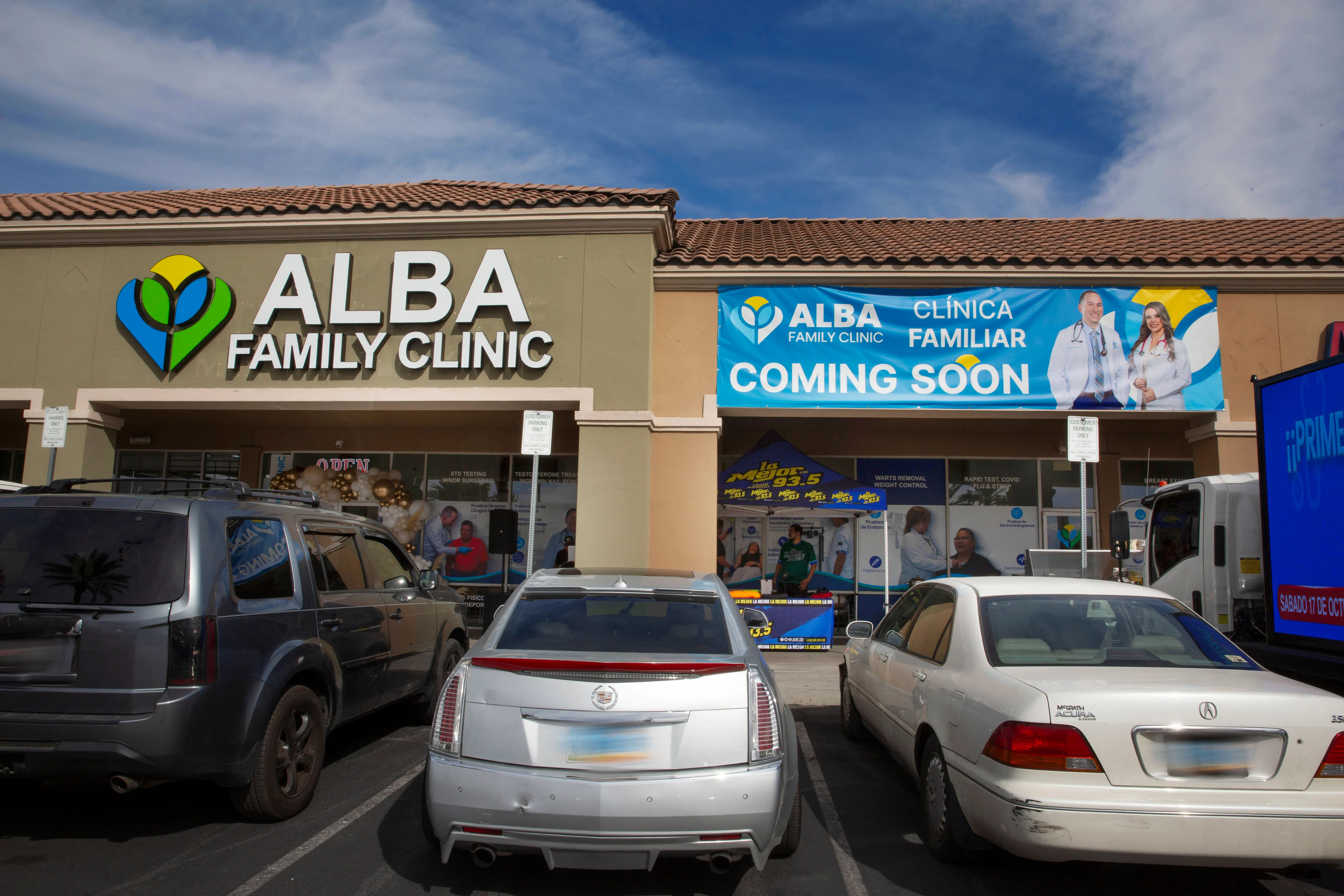 Exterior de la sede de Alba Family Clinic en Nellis